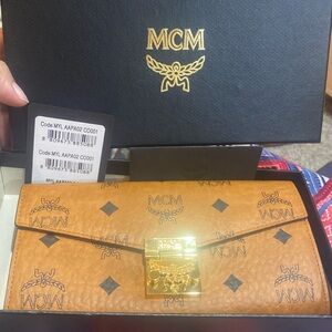 MCM Patricia Visetos Wallet on a Chain NWT in box